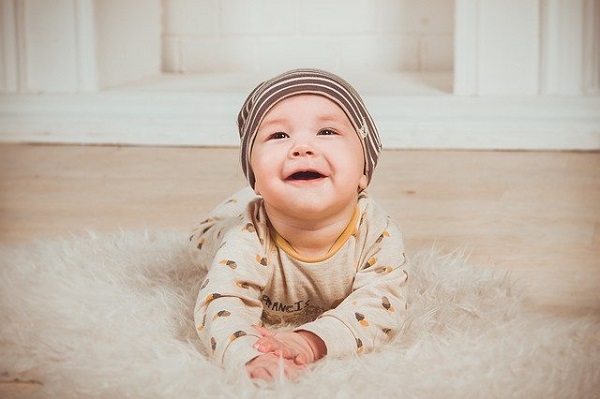 ブログ画像のアイキャッチに設定しておくと人目を引く赤ちゃん・子供の画像